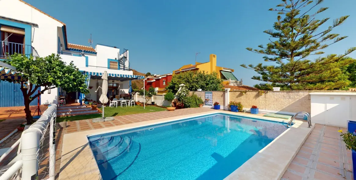 Sale of detached villa in Chilches 44
