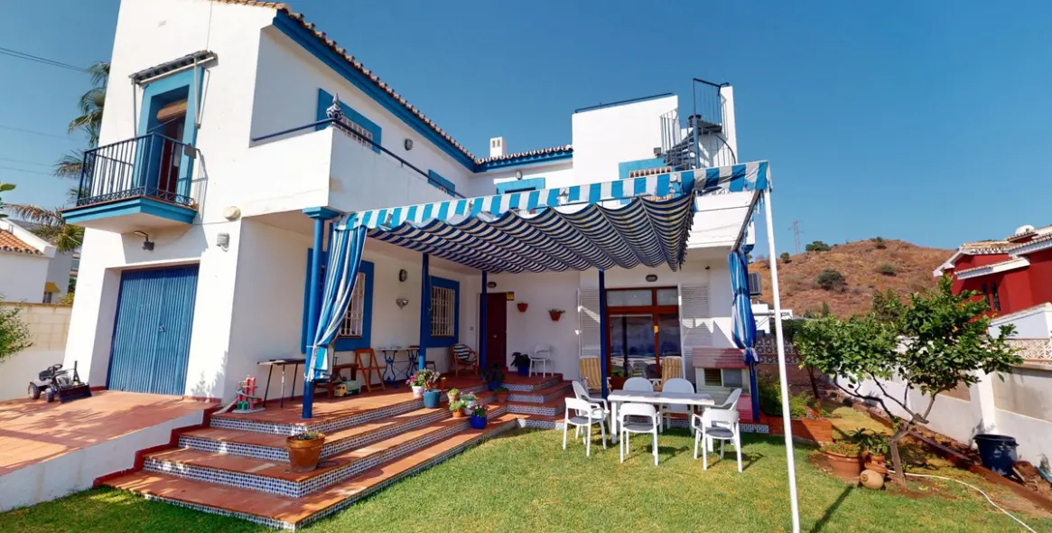 Sale of detached villa in Chilches 45