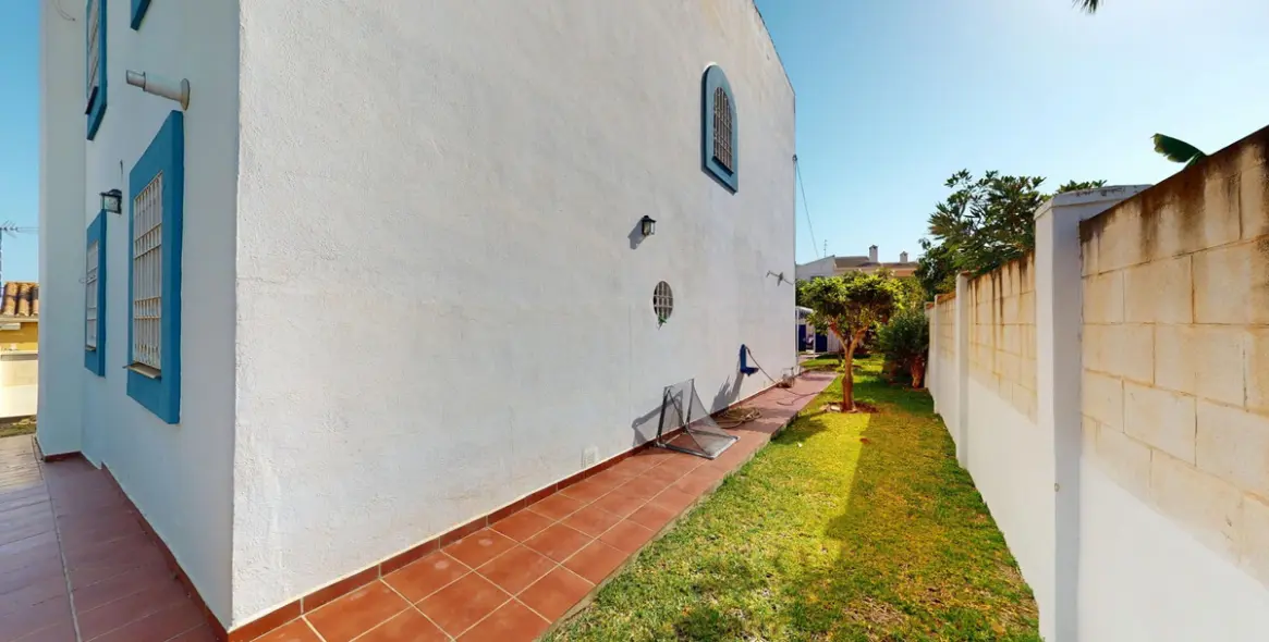 Sale of detached villa in Chilches 48