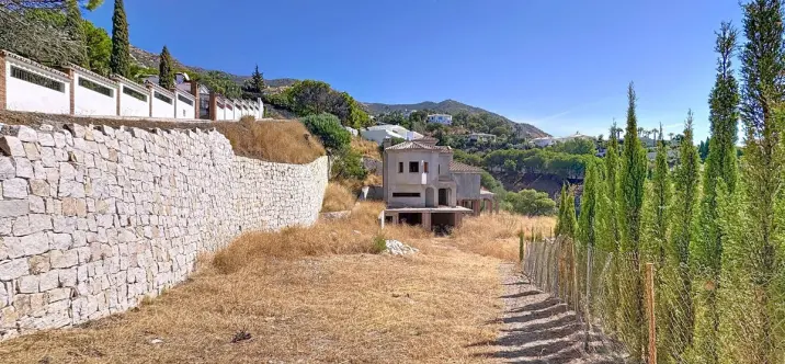 Sale of detached villa in Valtocado 2