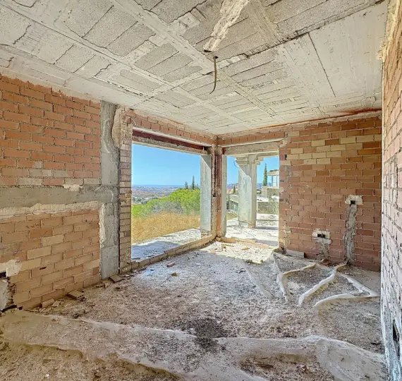 Sale of detached villa in Valtocado