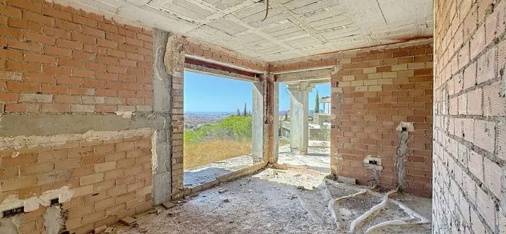 Sale of detached villa in Valtocado 4