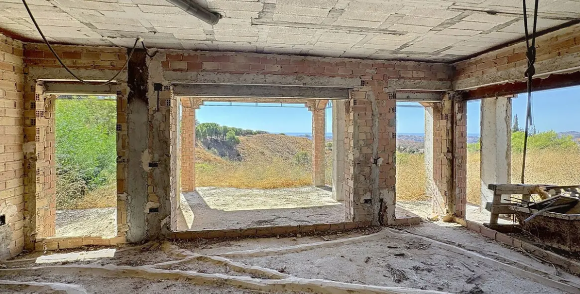 Sale of detached villa in Valtocado 8