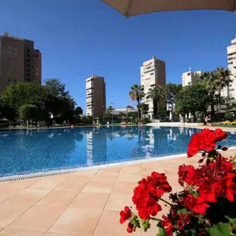 Sale of middle floor apartment in Torremolinos
