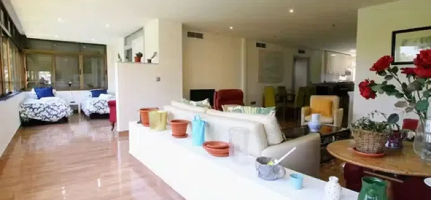 Sale of middle floor apartment in Torremolinos 2