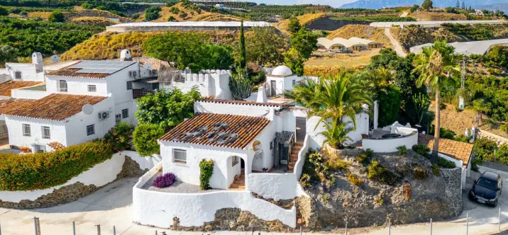 Sale of finca - cortijo in Almayate 0