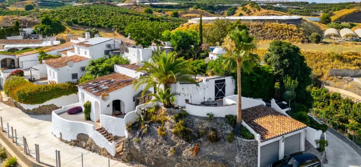 Sale of finca - cortijo in Almayate 1