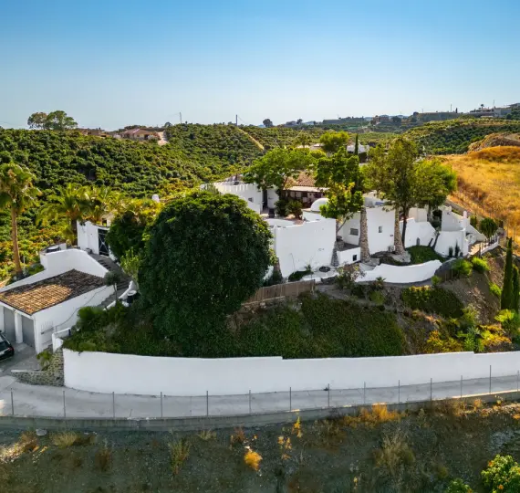 Sale of finca - cortijo in Almayate