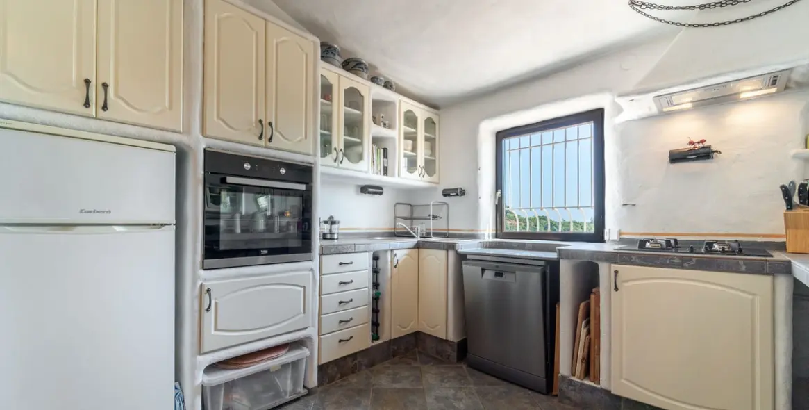 Sale of finca - cortijo in Almayate 11