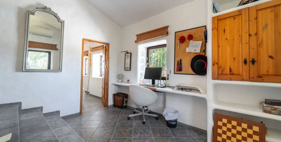 Sale of finca - cortijo in Almayate 18