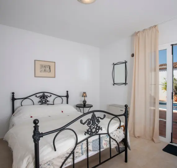 Venta de hostal en Pizarra