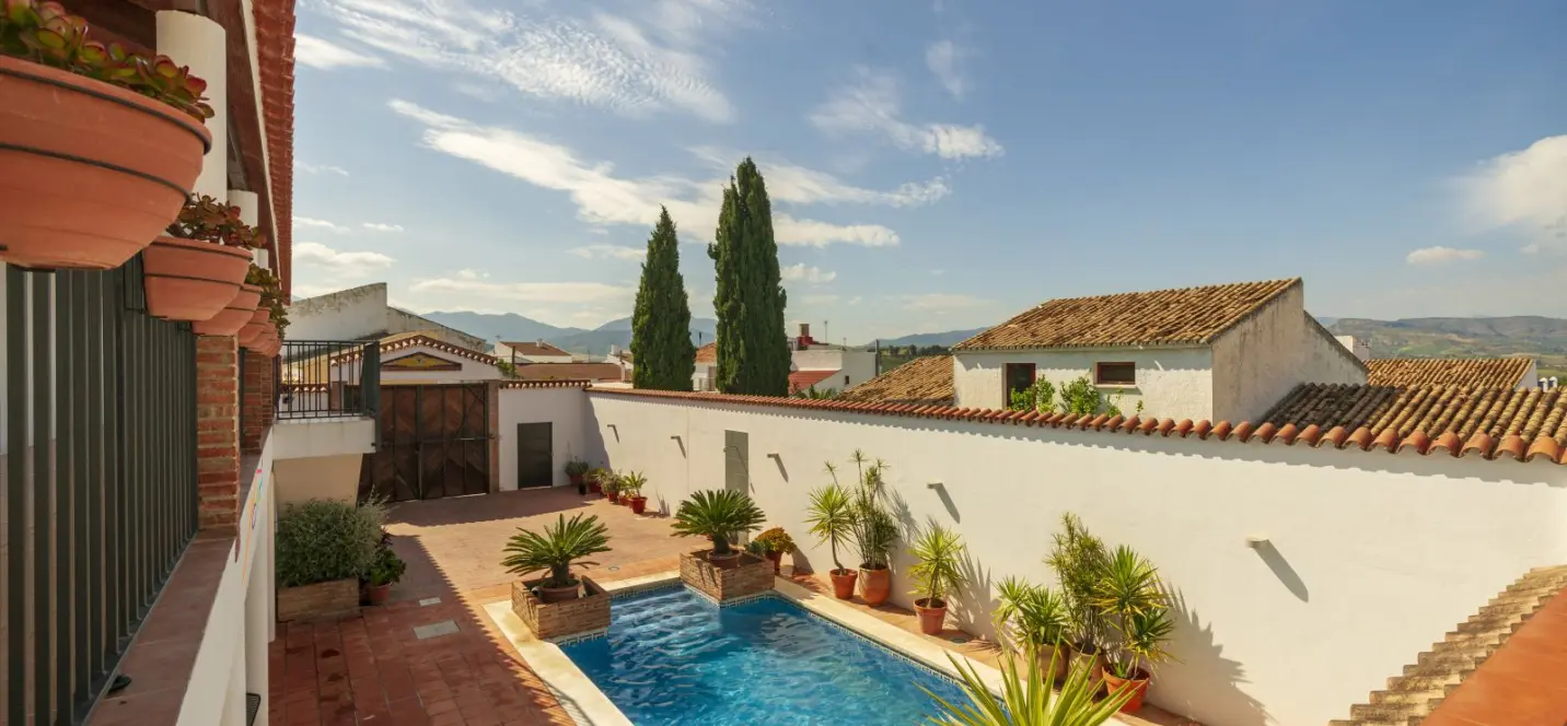 Venta de hostal en Pizarra 0