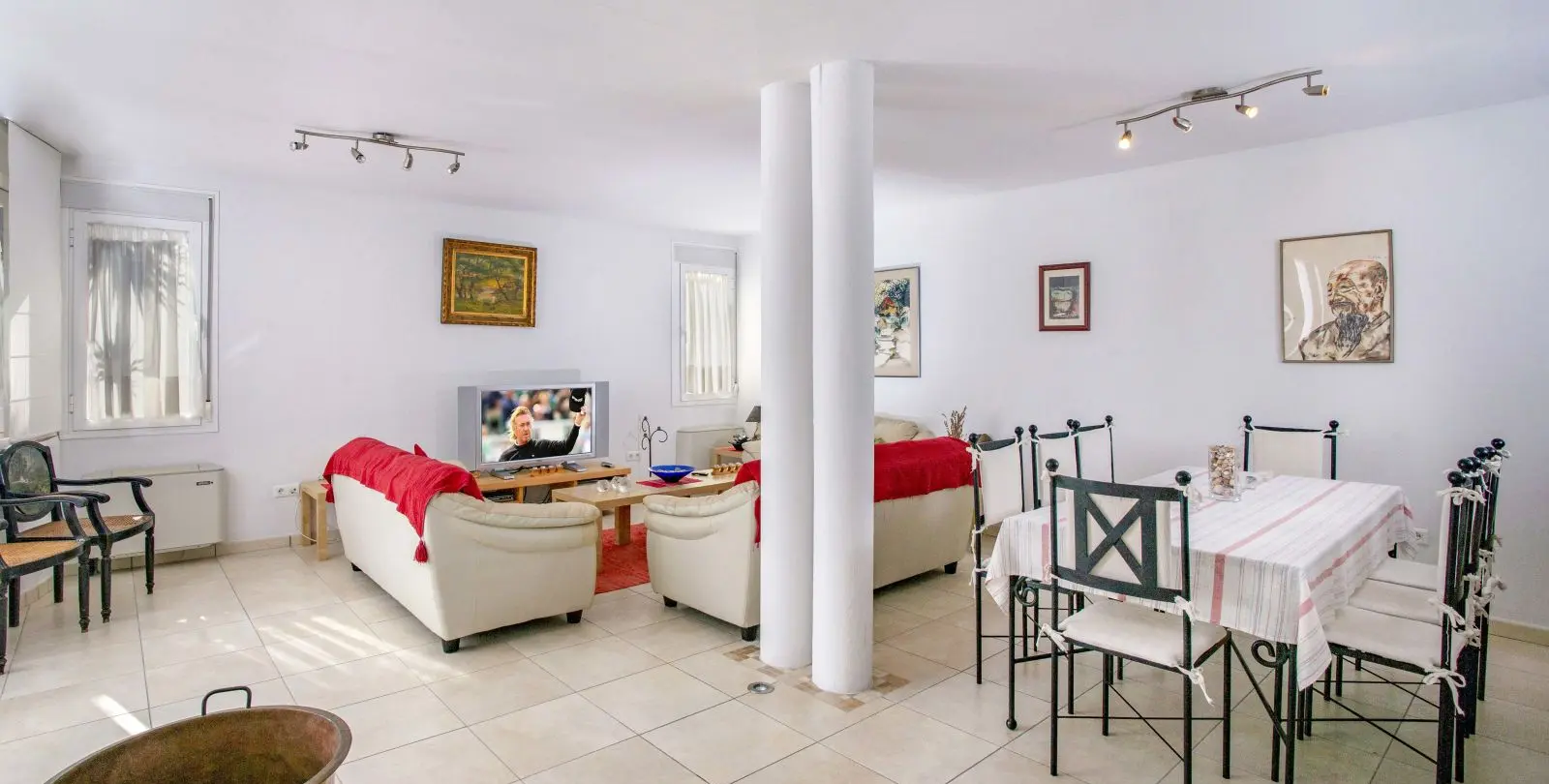Sale of hostel in Pizarra 2