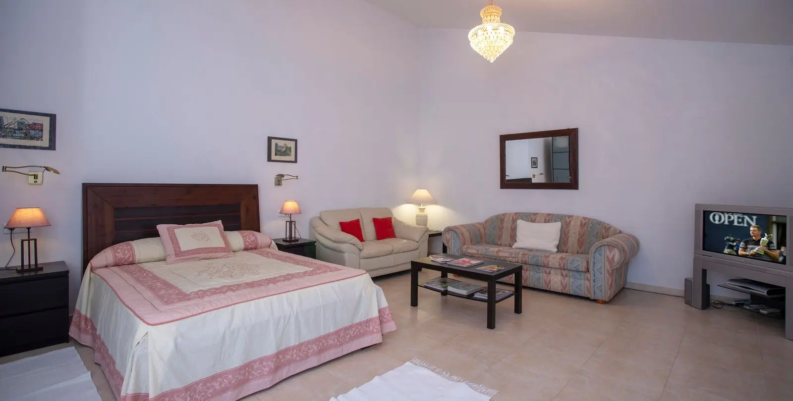 Sale of hostel in Pizarra 3