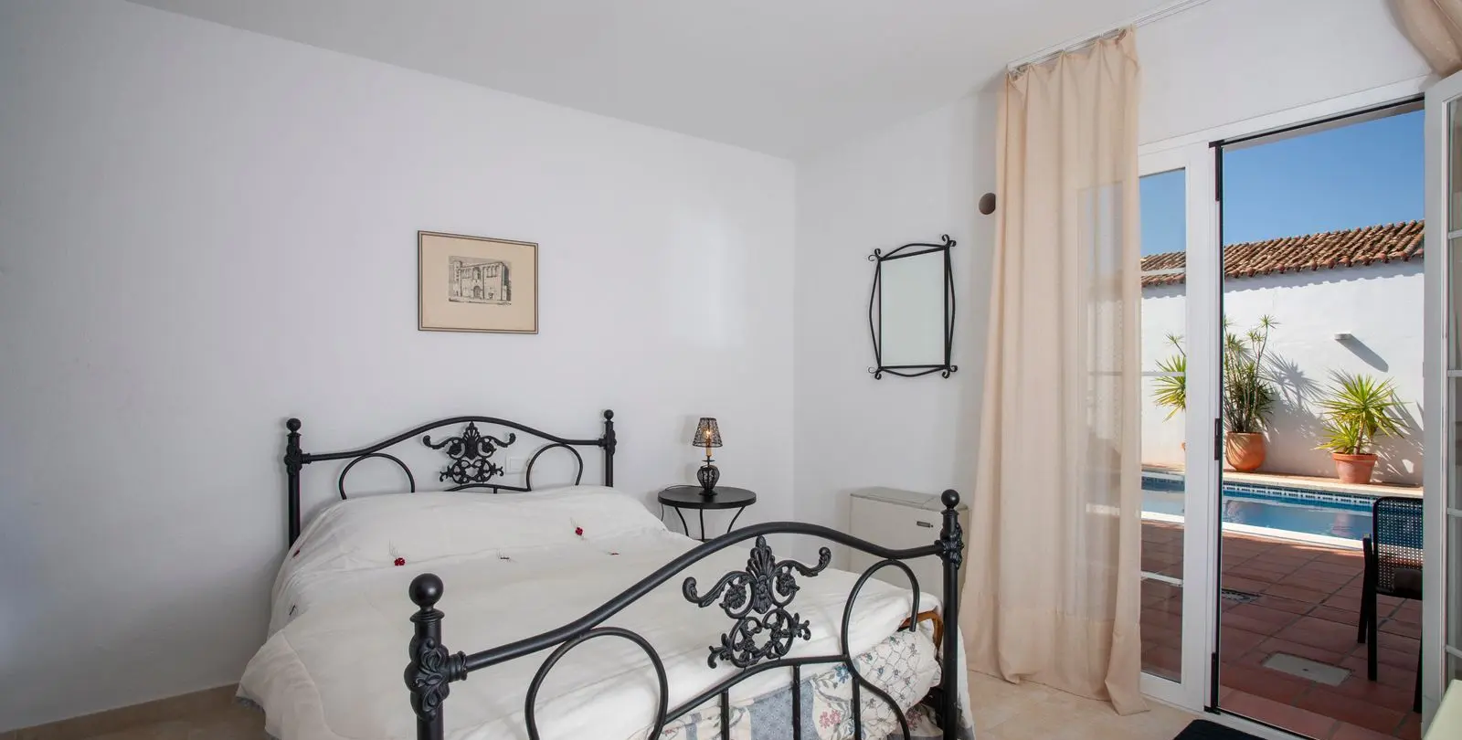 Sale of hostel in Pizarra 6