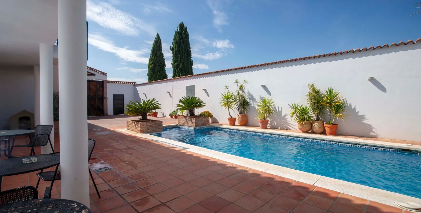 Sale of hostel in Pizarra 17
