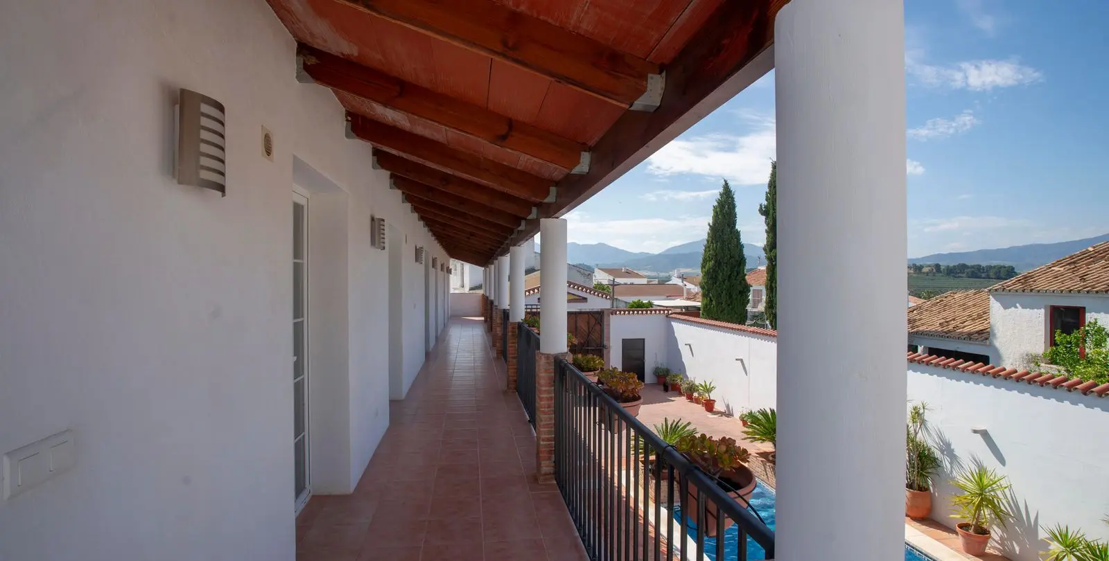 Sale of hostel in Pizarra 20