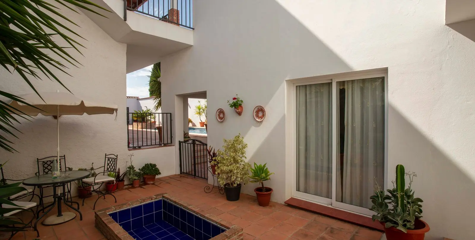 Sale of hostel in Pizarra 23