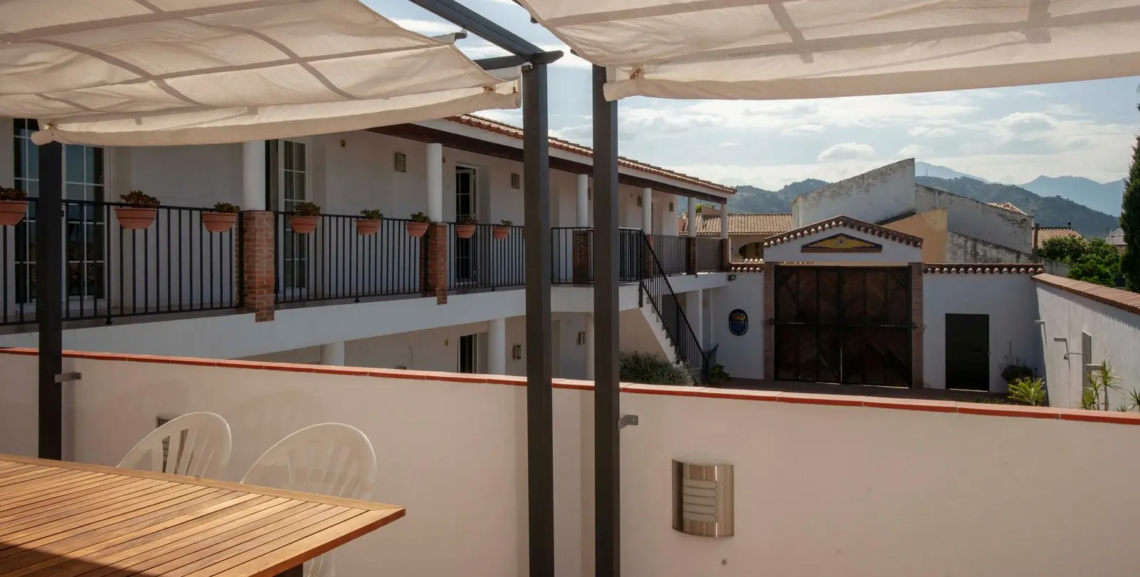 Sale of hostel in Pizarra 29