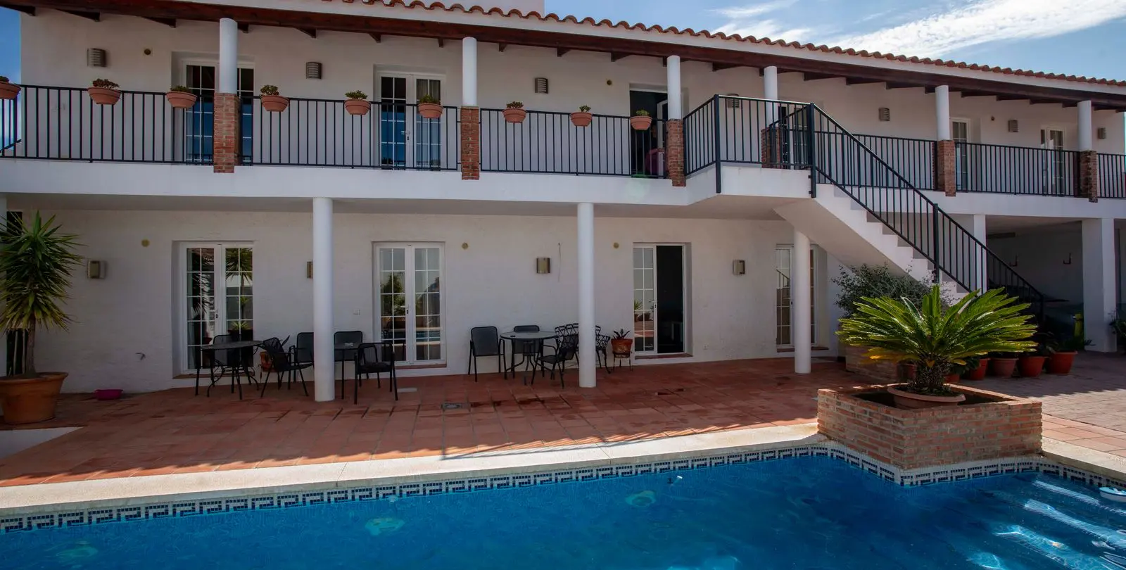 Sale of hostel in Pizarra 30