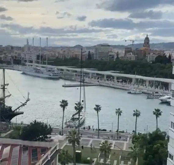 Venta de apartamento en planta media en Málaga Centro