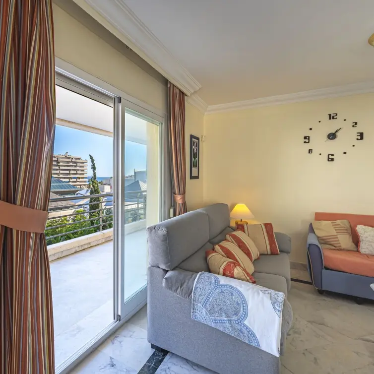 Продажа апартаментов на среднем этаже в Puerto Banús