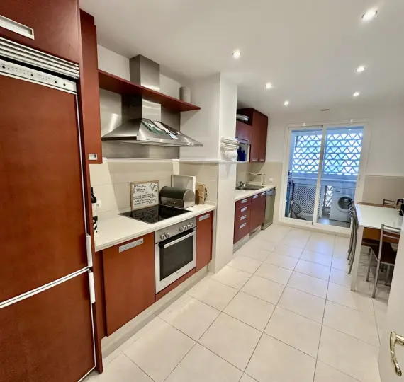 Venta de apartamento en planta media en San Pedro de Alcántara