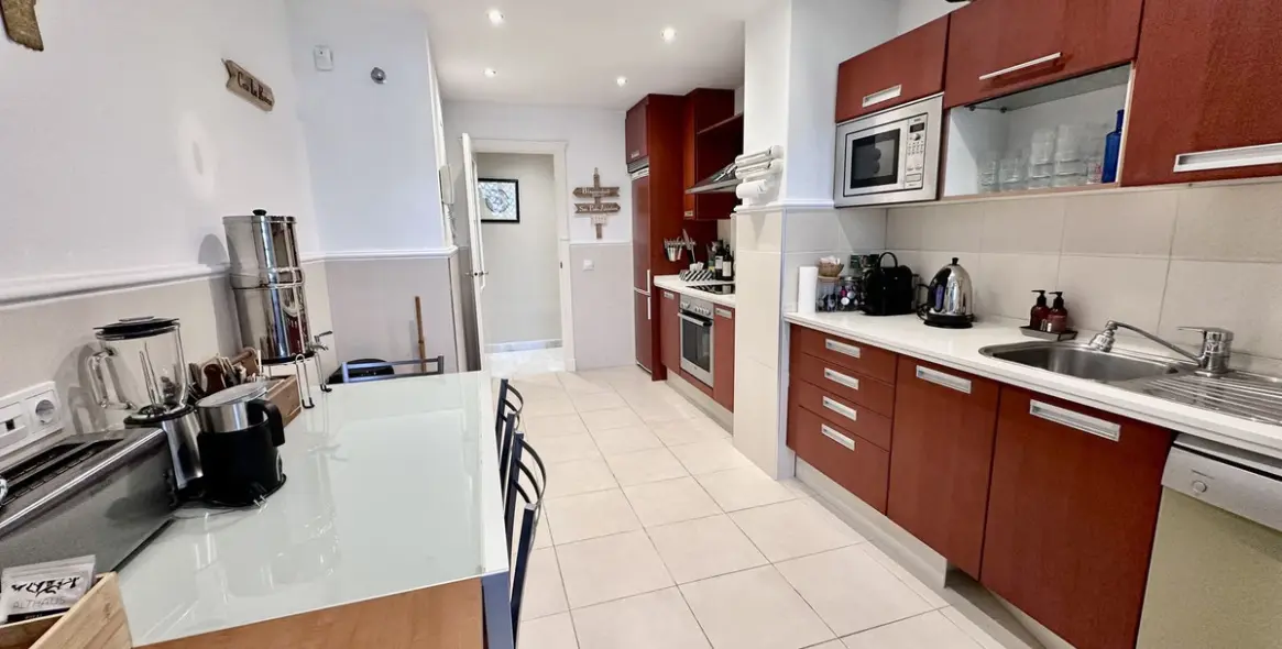 Venta de apartamento en planta media en San Pedro de Alcántara 5