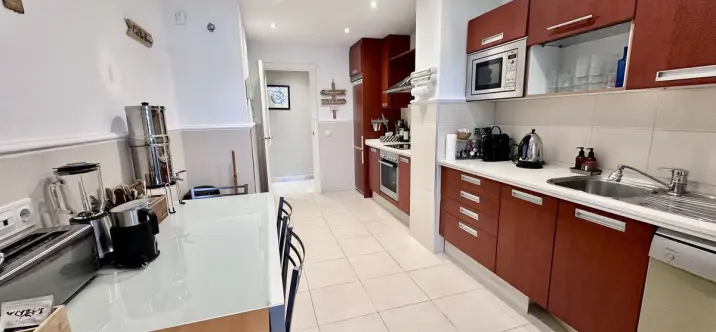 Venta de apartamento en planta media en San Pedro de Alcántara 4