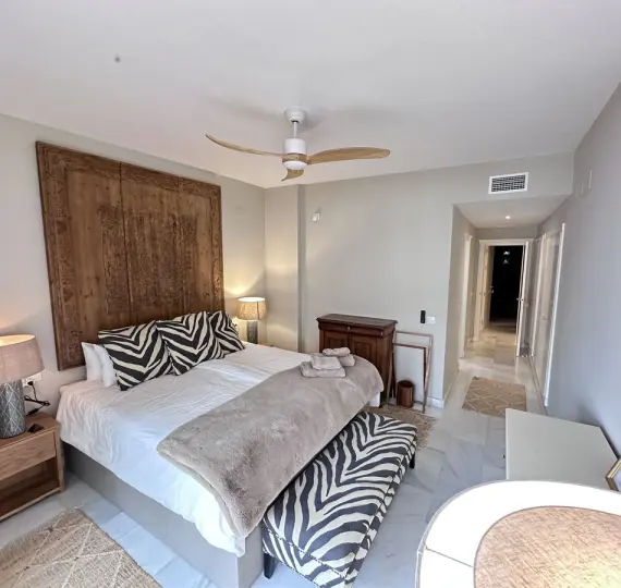 Venta de apartamento en planta media en San Pedro de Alcántara