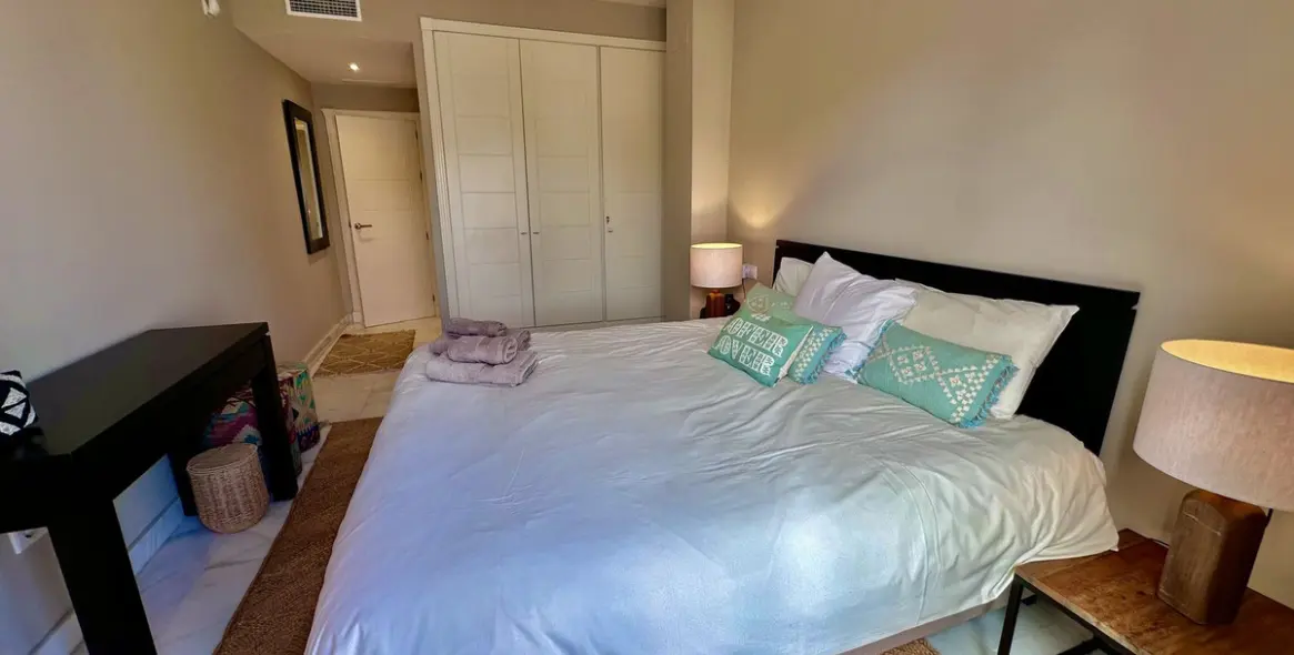 Venta de apartamento en planta media en San Pedro de Alcántara 8