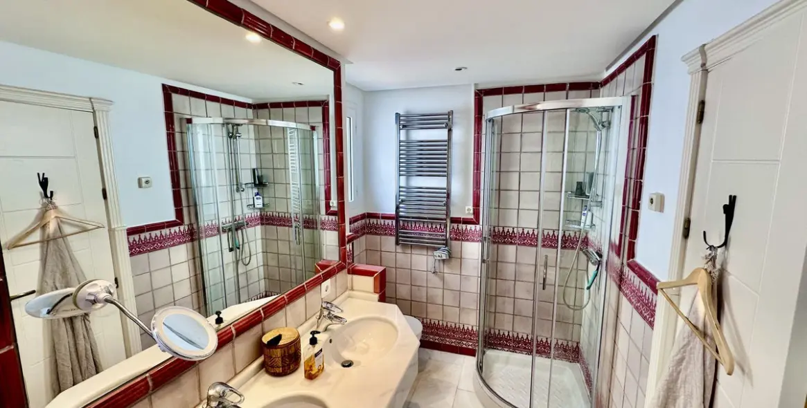 Venta de apartamento en planta media en San Pedro de Alcántara 11