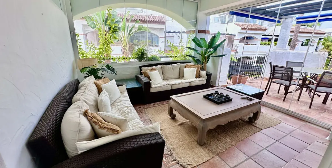 Venta de apartamento en planta media en San Pedro de Alcántara 13