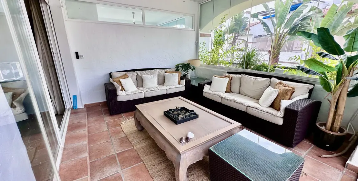 Venta de apartamento en planta media en San Pedro de Alcántara 15