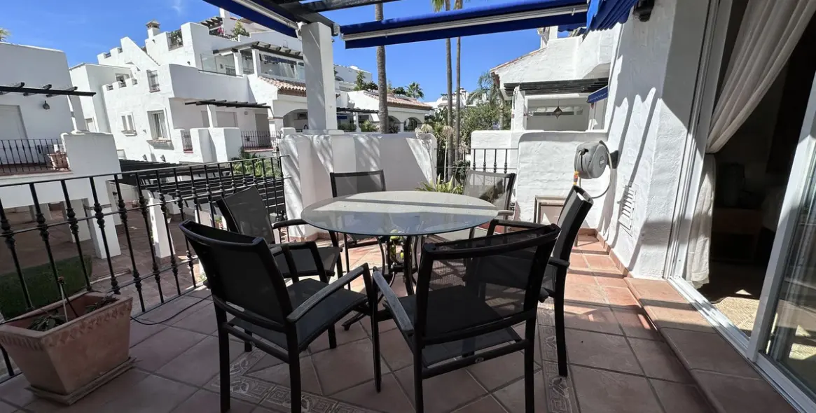 Venta de apartamento en planta media en San Pedro de Alcántara 16