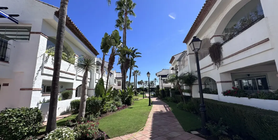 Venta de apartamento en planta media en San Pedro de Alcántara 17