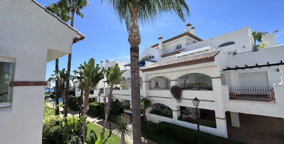 Venta de apartamento en planta media en San Pedro de Alcántara 19