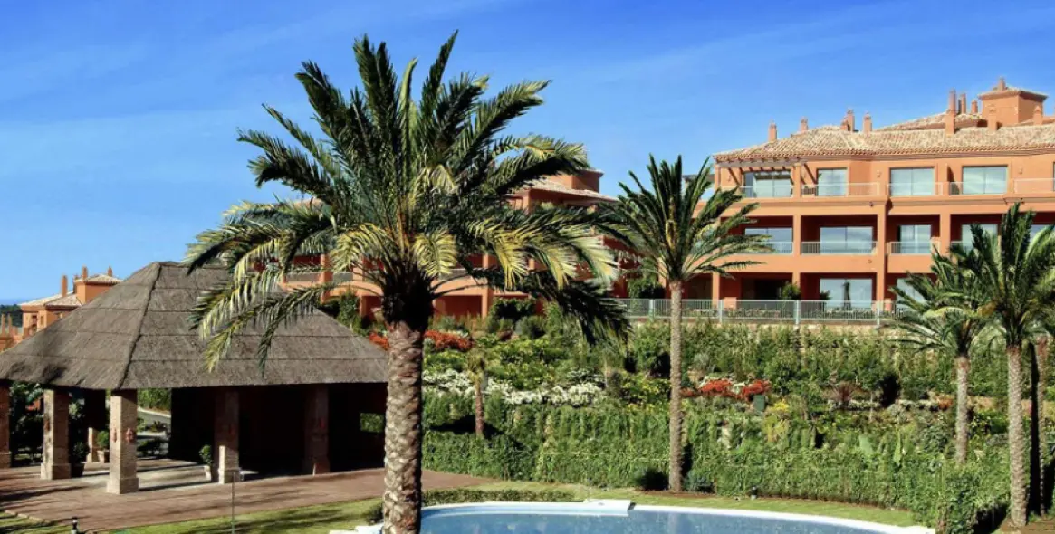 Продажа апартаментов на первом этаже в Benahavís 1