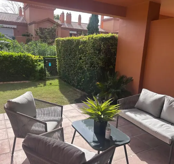 Продажа апартаментов на первом этаже в Benahavís