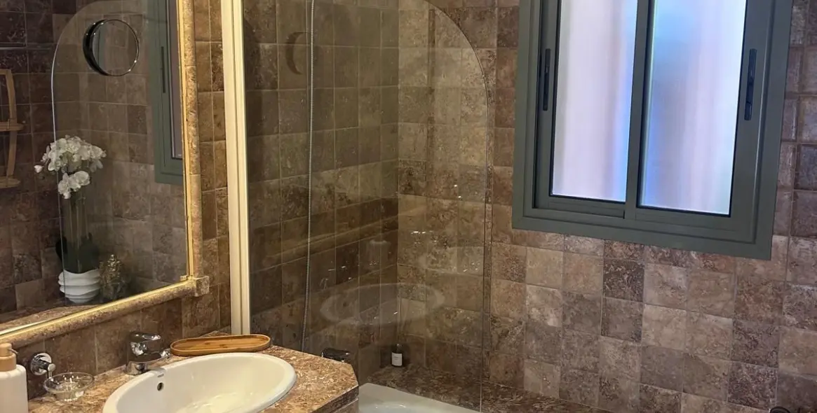 Venta de apartamento en planta baja en Benahavís 21