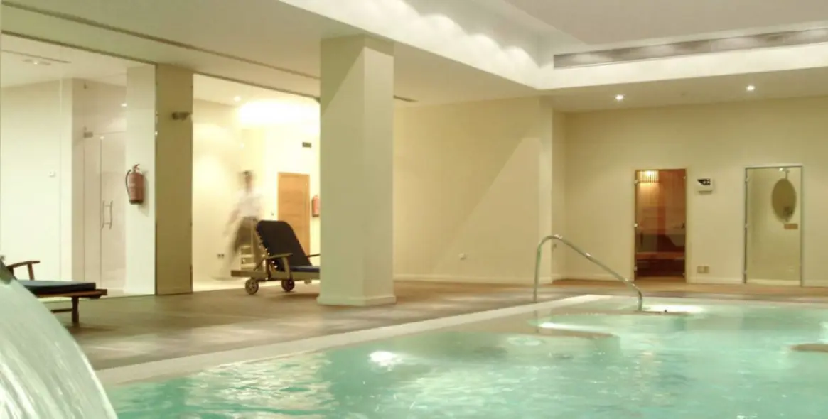 Venta de apartamento en planta baja en Benahavís 24