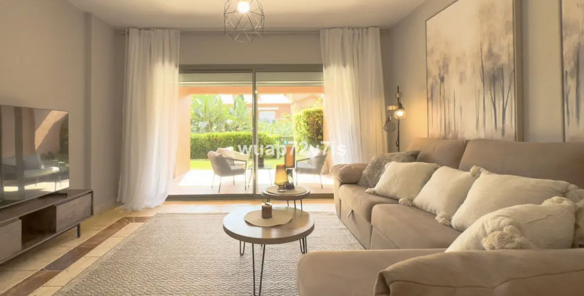 Продажа апартаментов на первом этаже в Estepona 1