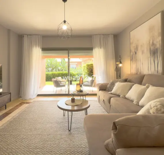 Продажа апартаментов на первом этаже в Estepona