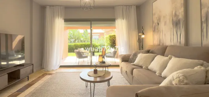 Продажа апартаментов на первом этаже в Estepona 0