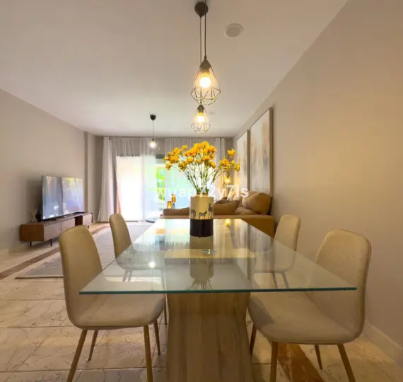 Продажа апартаментов на первом этаже в Estepona