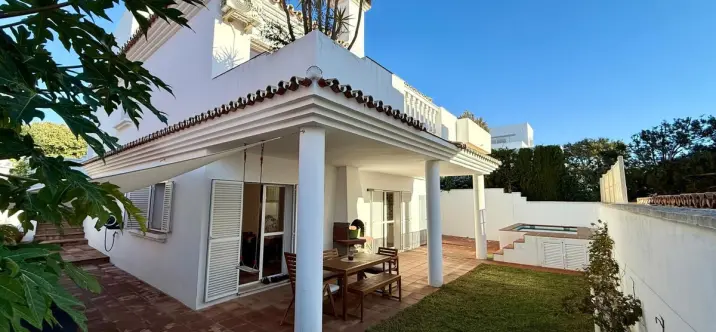 Продажа  отдельно стоящей виллы в Torreguadiaro 0