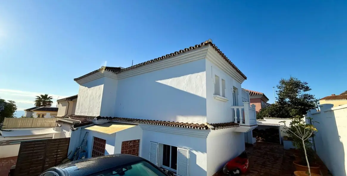 Продажа  отдельно стоящей виллы в Torreguadiaro 3