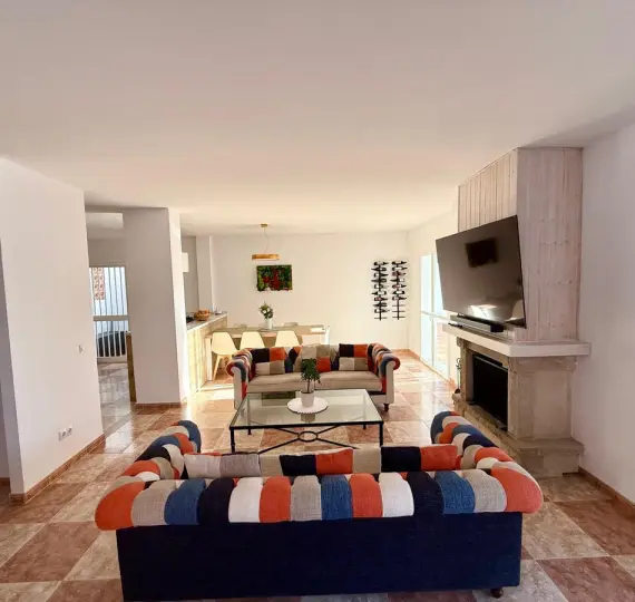 Продажа  отдельно стоящей виллы в Torreguadiaro