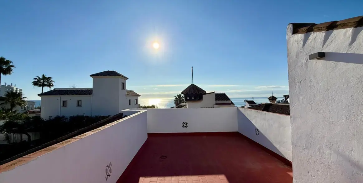 Продажа  отдельно стоящей виллы в Torreguadiaro 19