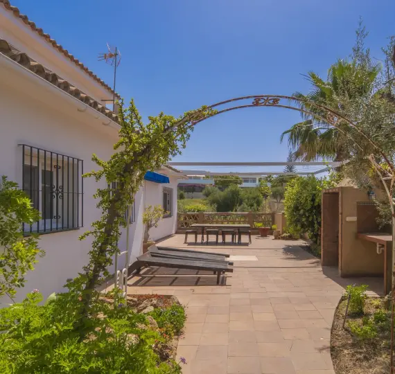 Oтдельно стоящая вилла R4747885